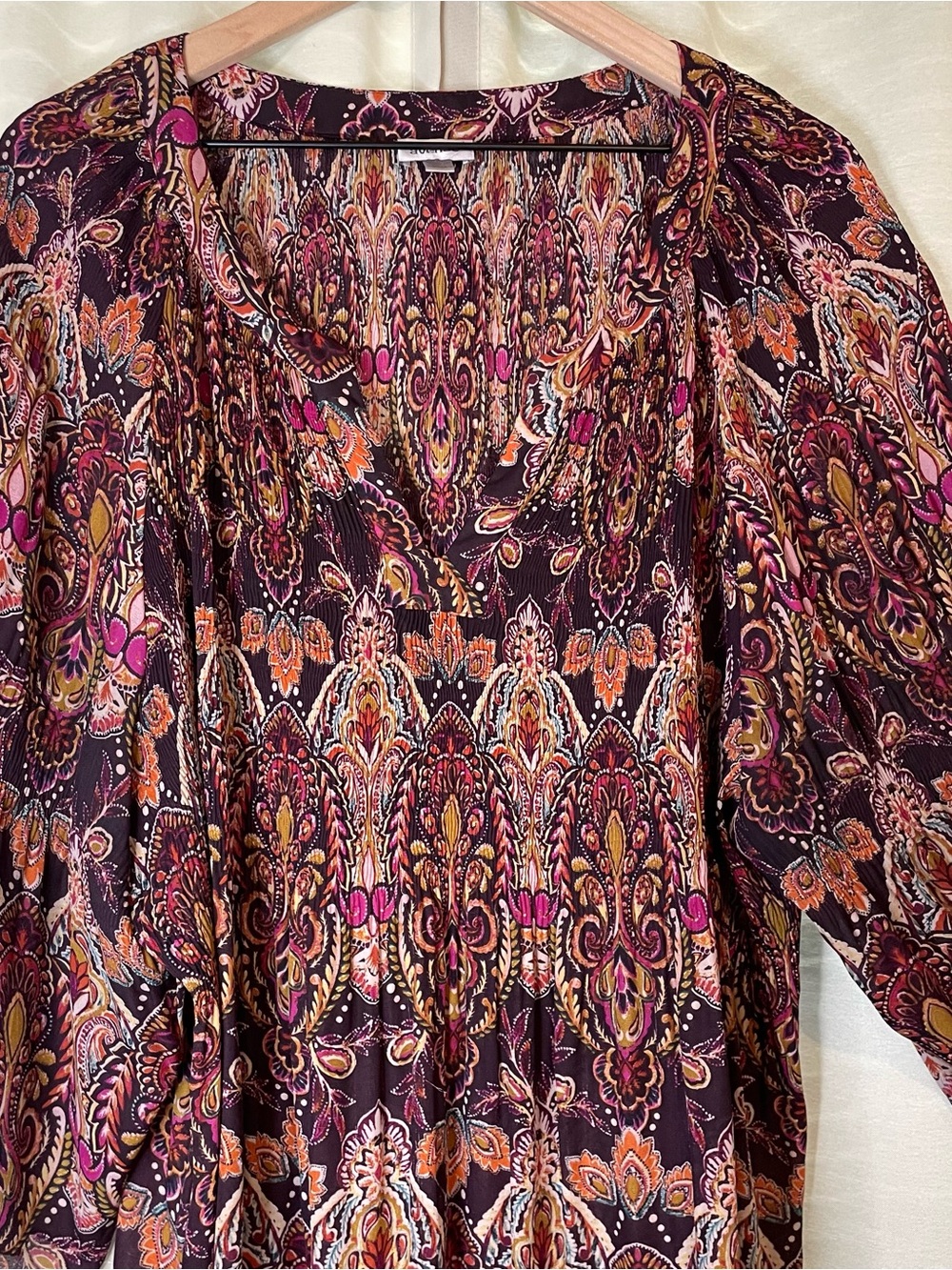 Avenue Paisley Tunic in Plum, Pink & Gold - Picture 2 of 8